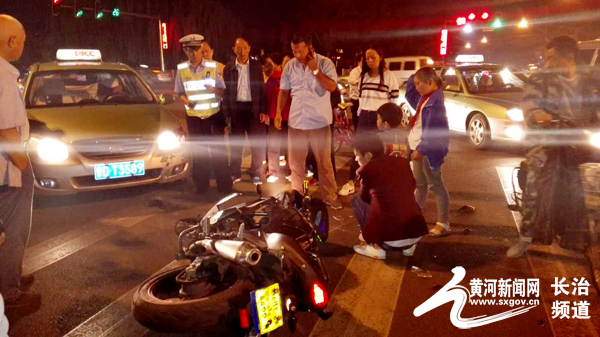 图为:车祸现场