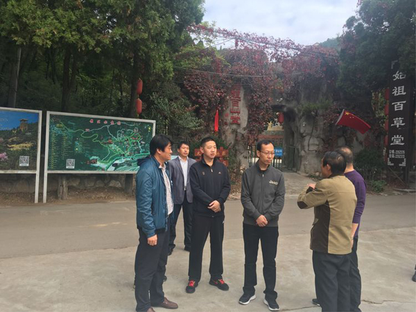 长治郊区区长张晋伟检查"两节"期间旅游安全和市场秩序