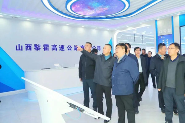 赵永进在黎霍高速公路项目部调研